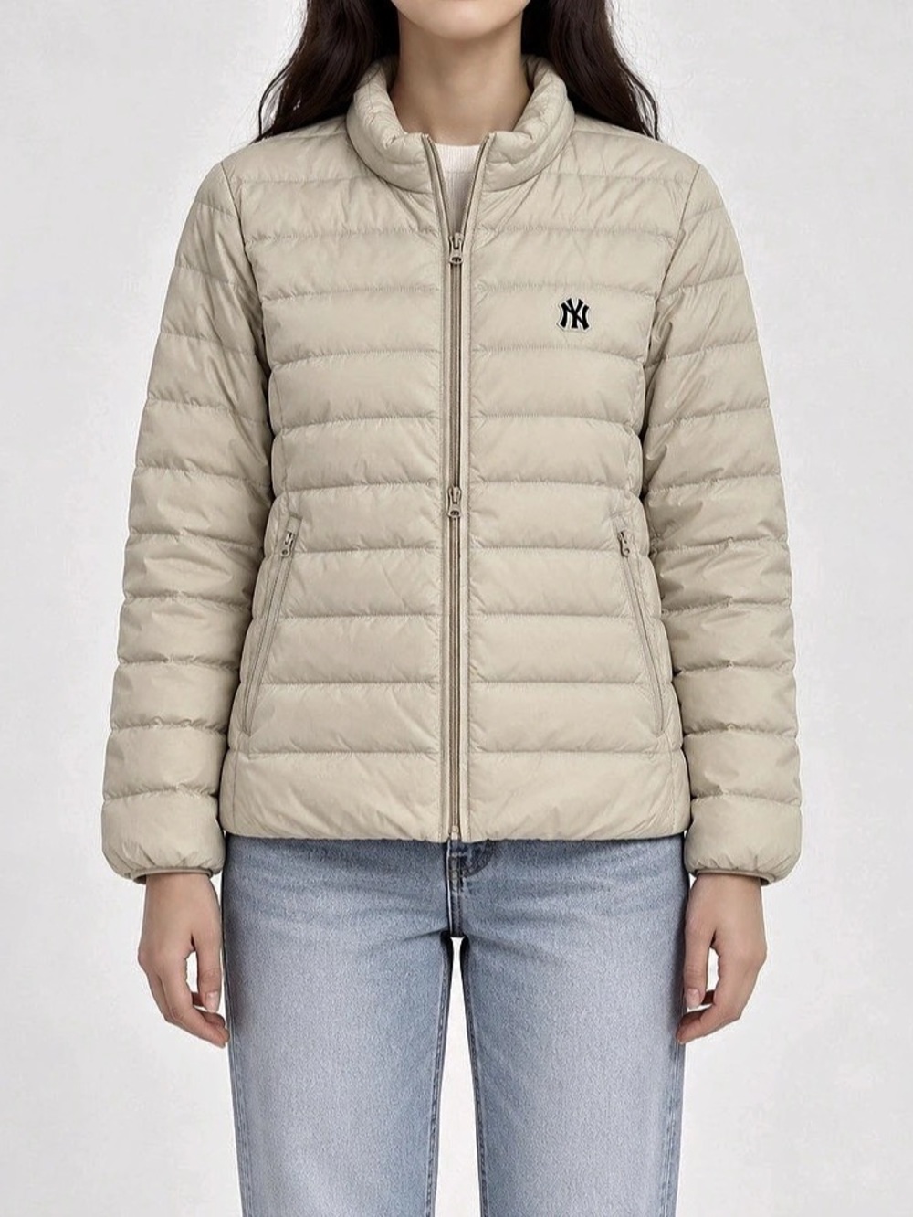 MLB Women's Cream Puffer Jacket Size Medium Like New